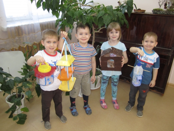 Прилетайте, и зимой не замерзайте Акция «Кормушка для пичужки» Прилетайте, и зимой не замерзайте