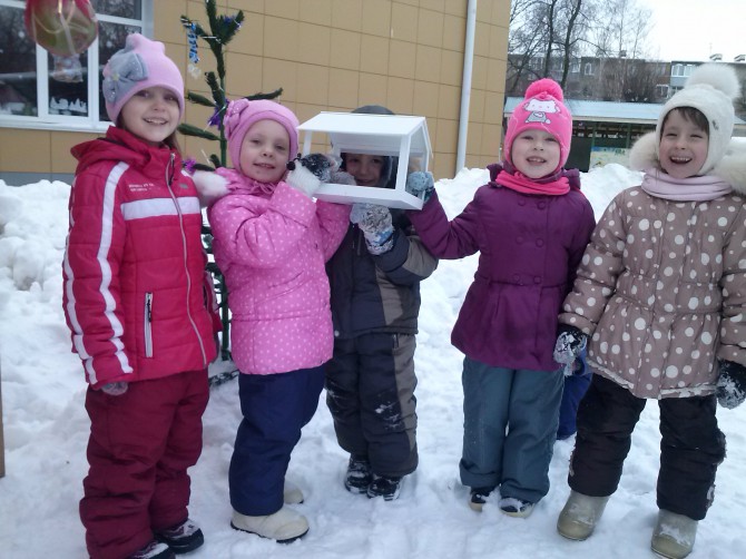 Воробьям, синичкам и всем маленьким птичкам Акция «Кормушка для пичужки» Воробьям, синичкам и всем маленьким птичкам