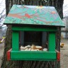 Кормушка на нашем участке 1 Кормушка на нашем участке 1
