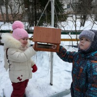 Мы ждем вас пташечки, летите к нам. Мы ждем вас пташечки, летите к нам.