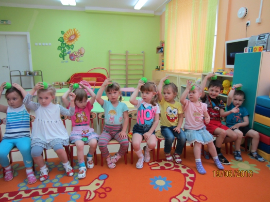 Игры с массажными мячиками Фото Игры с массажными мячиками