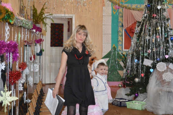 Сценарий новогоднего утренника для детей средней группы детского сада «Почта Дедушки Мороза» Фото Сценарий новогоднего утренника для детей средней группы детского сада «Почта Дедушки Мороза»