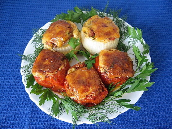 Фаршированные овощи, запечённые в духовке Фото Фаршированные овощи, запечённые в духовке