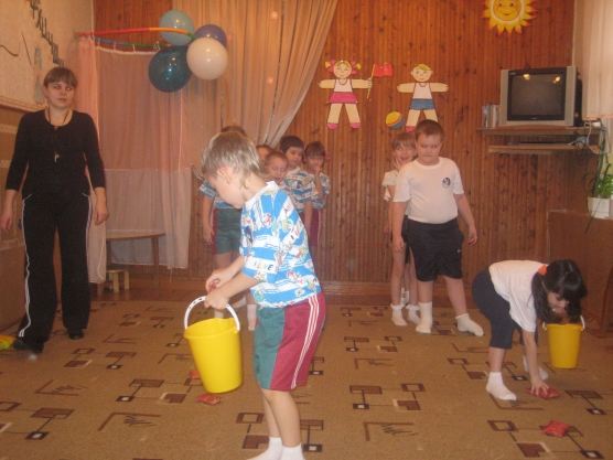 «Спорт — здоровье, спорт — игра». Сценарий спортивного праздника для подготовительной группы Фото «Спорт — здоровье, спорт — игра». Сценарий спортивного праздника для подготовительной группы