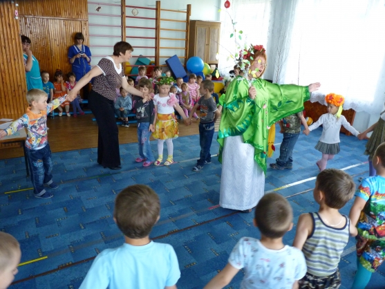 «Зеленые святки — праздник русской березки». Развлечение для детей старшего дошкольного возраста