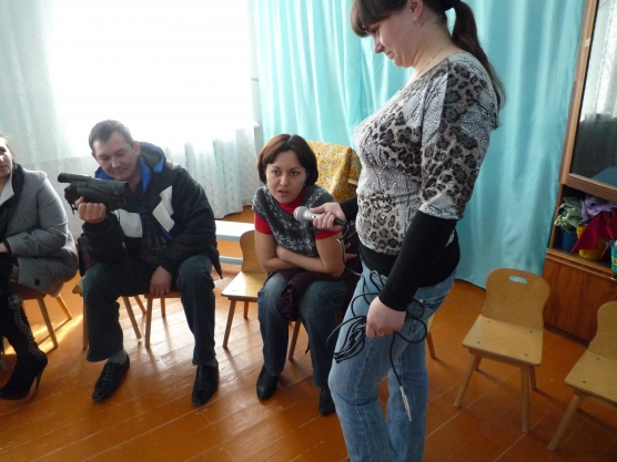 Нетрадиционные формы работы с родителями: Имитационная игра с родителями второй младшей-средней группы. Фото Нетрадиционные формы работы с родителями: Имитационная игра с родителями второй младшей-средней группы.
