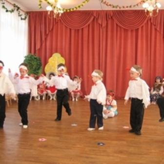 «Гуси-лебеди». Сценарий детского спектакля по мотивам русской народной сказки Фото «Гуси-лебеди». Сценарий детского спектакля по мотивам русской народной сказки