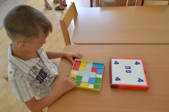 Игра «4 по 4» Фото Игра «4 по 4»