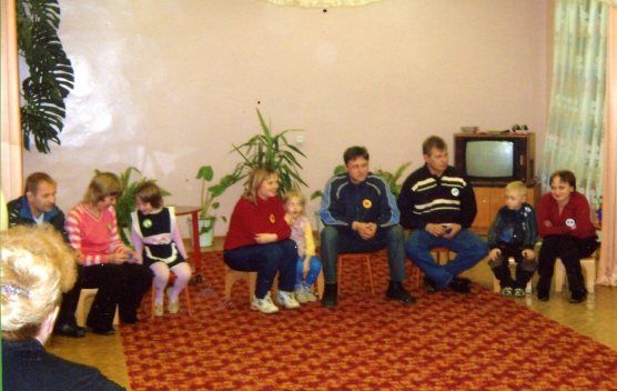 Спортивный праздник совместно с родителями «Папа, мама, я — спортивная семья» Фото Спортивный праздник совместно с родителями «Папа, мама, я — спортивная семья»