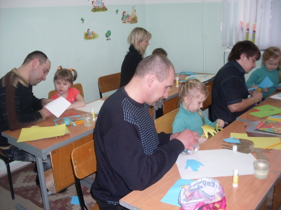 Совместная работа с родителями. «Дружба детской и взрослой ладошки». Фотоотчёт Фото Совместная работа с родителями. «Дружба детской и взрослой ладошки». Фотоотчёт