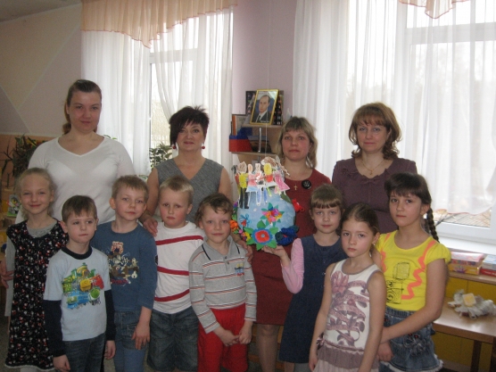 «День Земли». Совместная деятельность родителей и детей подготовительной группы по реализации ОО «Художественное творчество» Фото «День Земли». Совместная деятельность родителей и детей подготовительной группы по реализации ОО «Художественное творчество»