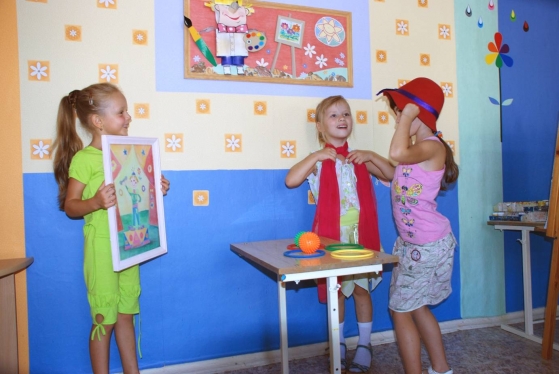 Вернисаж «Цирк зажигает огни, или Художественная тусовка для детей и взрослых». Развлечение по творческой деятельности Фото Вернисаж «Цирк зажигает огни, или Художественная тусовка для детей и взрослых». Развлечение по творческой деятельности