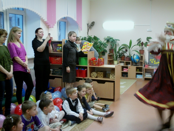 Досуг «День именинника» (совместная деятельность воспитателя, родителей, детей) Фото Досуг «День именинника» (совместная деятельность воспитателя, родителей, детей)