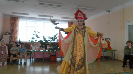 Осенний праздник в средней группе ДОУ «Осень в гости к нам пришла!» Фото Осенний праздник в средней группе ДОУ «Осень в гости к нам пришла!»