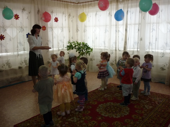 8 марта в 1 младшей группе «Ладушки в гостях у бабушки» Фото 8 марта в 1 младшей группе «Ладушки в гостях у бабушки»