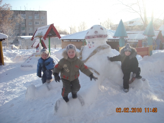 Детско-родителский проект — снежный городок — детям. «В гостях у Емели» Фото Детско-родителский проект — снежный городок — детям. «В гостях у Емели»