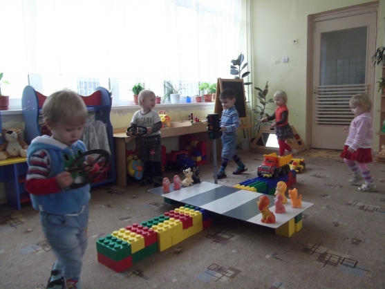 Конспект занятия «Едем по городу» (неделя дорожной азбуки), первая младшая группа Фото Конспект занятия «Едем по городу» (неделя дорожной азбуки), первая младшая группа