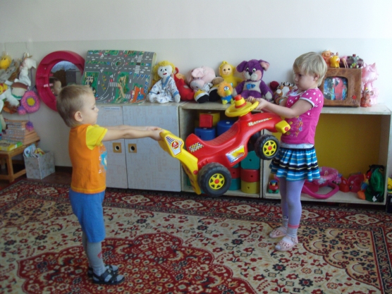 Игровой тренинг по развитию социальных взаимоотношений детей 3–4 лет Фото Игровой тренинг по развитию социальных взаимоотношений детей 3–4 лет