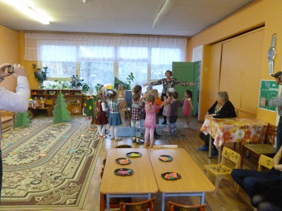 Выступление на родительском собрании «Играйте вместе с детьми» Фото Выступление на родительском собрании «Играйте вместе с детьми»