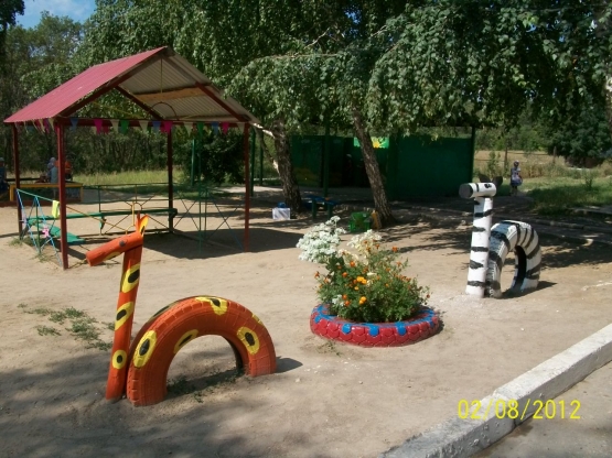 Оформление участков и клумб. Фото Оформление участков и клумб.