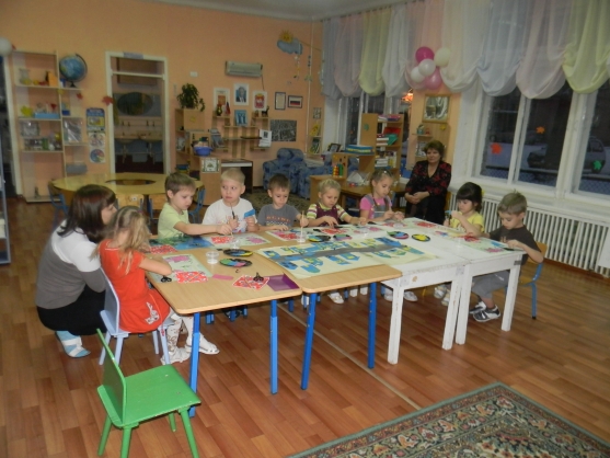 Конспект открытого занятия по аппликации «Машины едут по улице» (коллективная работа) Фото Конспект открытого занятия по аппликации «Машины едут по улице» (коллективная работа)