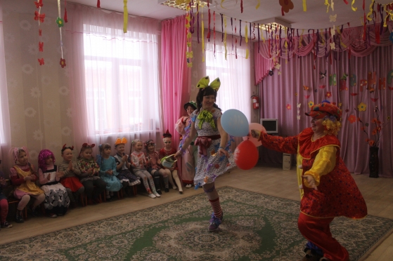 Первоапрельское развлечение «Мешок смеха» Фото Первоапрельское развлечение «Мешок смеха»