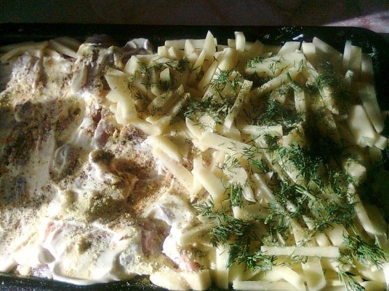 Мясо с картофелем под сырной шубкой. Фото Мясо с картофелем под сырной шубкой.