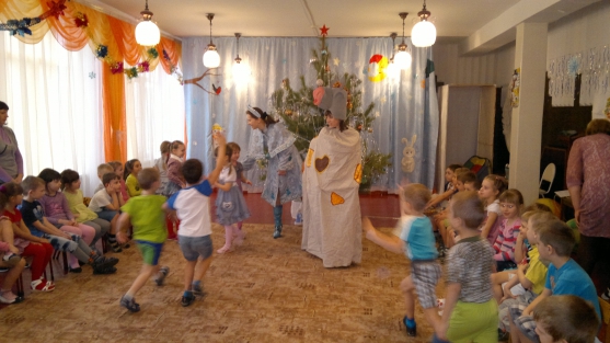 Новогодний физкультурный развлекательно-игровой праздник для старших дошкольников «Рождественские потешки» Фото Новогодний физкультурный развлекательно-игровой праздник для старших дошкольников «Рождественские потешки»
