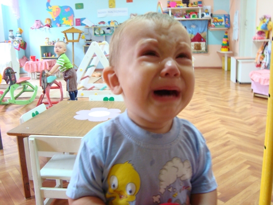 Ребенок плачет в детском саду, что делать?