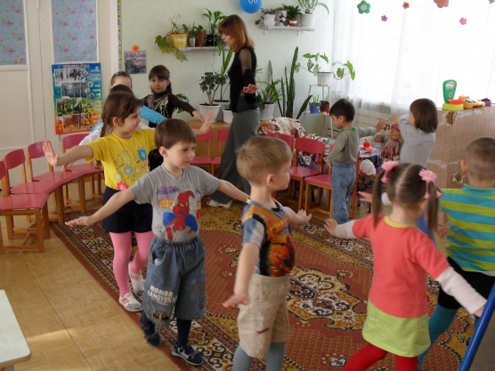 Занятие по правилам дорожного движения в средней группе. «Путешествие на вертолете ДПС» Фото Занятие по правилам дорожного движения в средней группе. «Путешествие на вертолете ДПС»