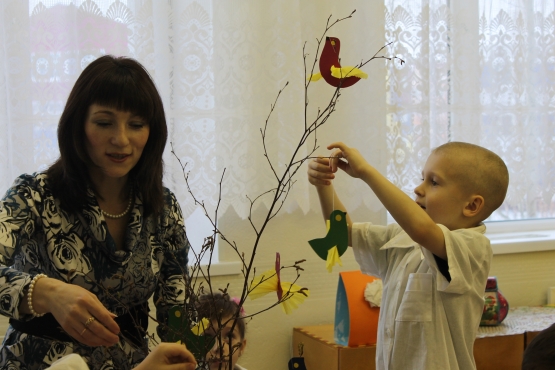 «Знакомство с бумагой и её свойствами» Фото «Знакомство с бумагой и её свойствами»