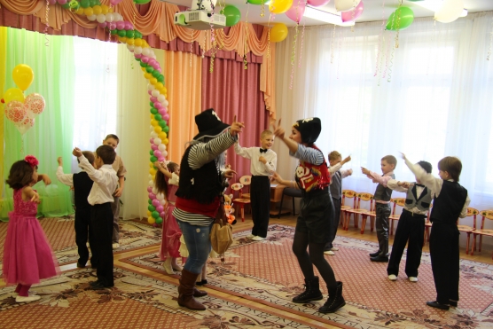 Выпускной 2012 года. «Путешествие во времени» Фото Выпускной 2012 года. «Путешествие во времени»