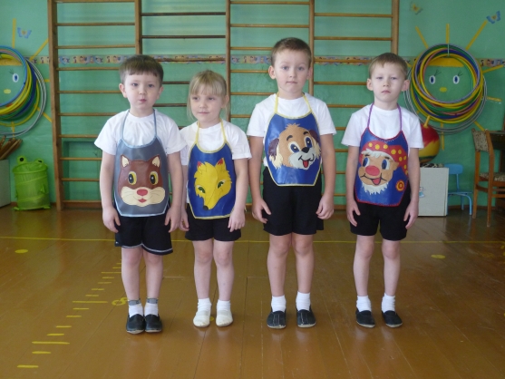 Нагрудники с картинками. Фото Нагрудники с картинками.