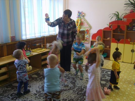 Развлечение для малышей (1,5–2 года) «Топ-топ, хлоп-хлоп» Фото Развлечение для малышей (1,5–2 года) «Топ-топ, хлоп-хлоп»