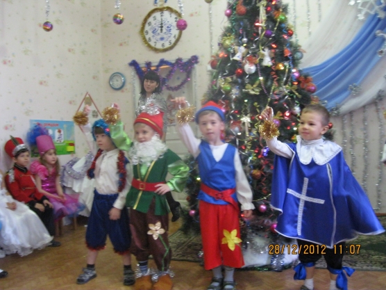 Утренники прошли, вот и наступил год Змеи Фото Утренники прошли, вот и наступил год Змеи
