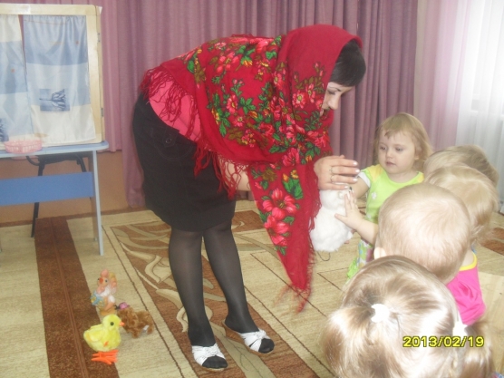 Конспект развлечения для детей от 2-х лет «Путешествие к Бабуше-Рассказушке!» Фото Конспект развлечения для детей от 2-х лет «Путешествие к Бабуше-Рассказушке!»