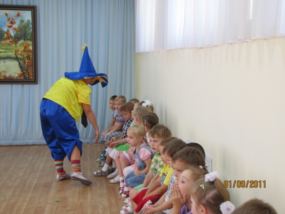 Веселится и танцует весь народ… Фото Веселится и танцует весь народ…