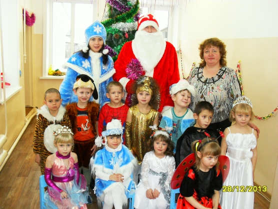 Новогодний праздник «Встречаем 2014» в старшей разновозрастной группе Фото Новогодний праздник «Встречаем 2014» в старшей разновозрастной группе