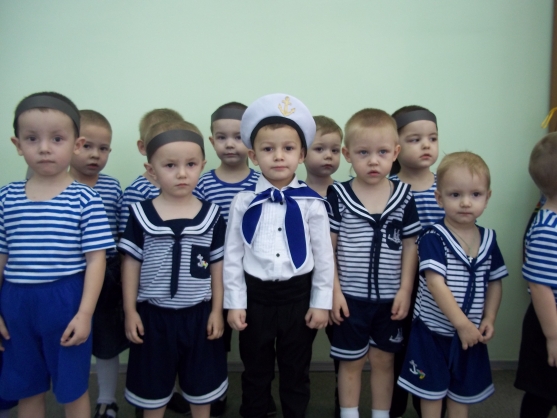 «Папы в гости к нам пришли». Праздничный концерт, посвященный Дню защитника Отечества, в младшей группе Фото «Папы в гости к нам пришли». Праздничный концерт, посвященный Дню защитника Отечества, в младшей группе