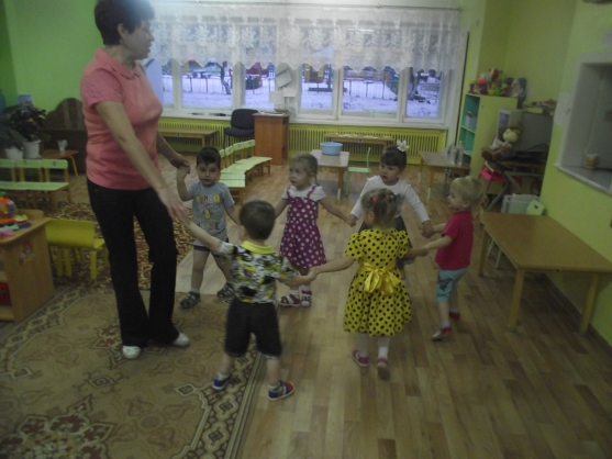 «Поможем зайке». Ознакомление детей 2–3 лет с некоторыми свойствами воды в игровой деятельности Фото «Поможем зайке». Ознакомление детей 2–3 лет с некоторыми свойствами воды в игровой деятельности