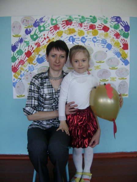 «Радуга семейного счастья». Сценарий праздника к Дню семьи в подготовительной группе Фото «Радуга семейного счастья». Сценарий праздника к Дню семьи в подготовительной группе