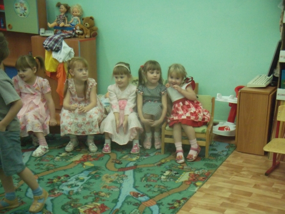 Сценарий совместного развлечения с родителями ко Дню Матери Фото Сценарий совместного развлечения с родителями ко Дню Матери