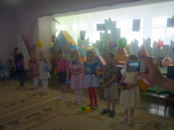 Праздник для пап на 23 февраля «Папа и я — лучшие друзья!» Фото Праздник для пап на 23 февраля «Папа и я — лучшие друзья!»