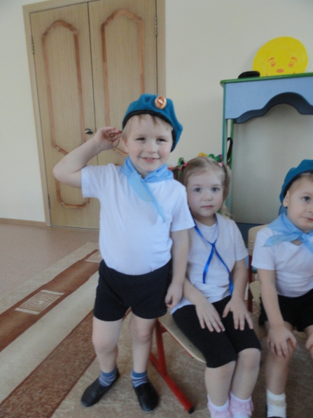 «Мой папа — самый лучший друг!» Сценарий спортивного праздника к 23 февраля для детей младшего дошкольного возраста Фото «Мой папа — самый лучший друг!» Сценарий спортивного праздника к 23 февраля для детей младшего дошкольного возраста