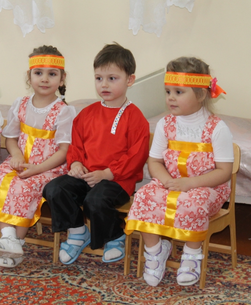 «Масляну зустрічаємо - зимушку проводжаємо!» Фотозвіт про свято в дитячому садку Фото «Масленицу встречаем — зимушку провожаем!» Фотоотчет о празднике в детском саду