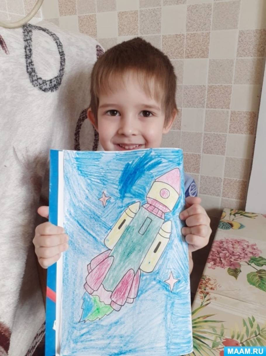 Видеоролик, посвященный Дню космонавтики для детей младшей группы