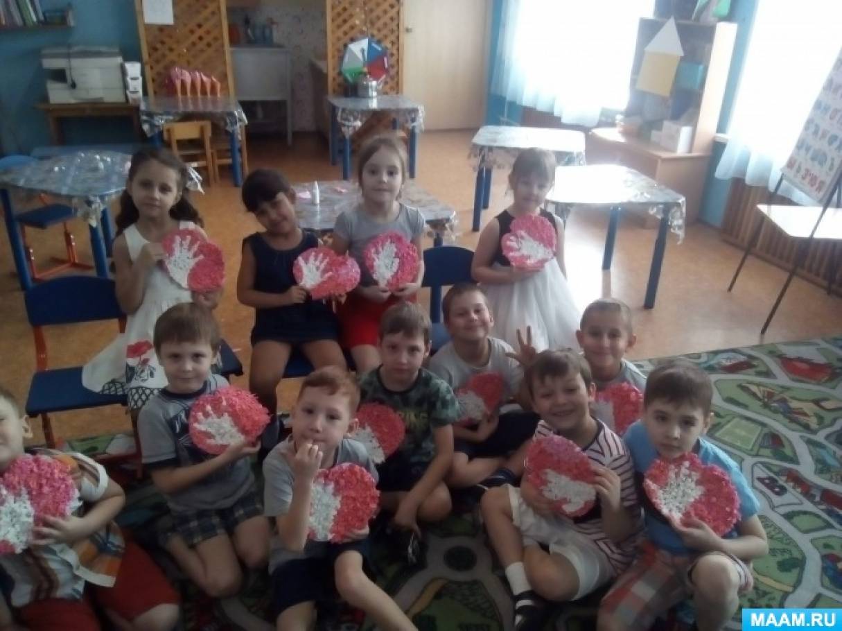 Сценарій свята «Подарунок матусі» Фото Сценарий праздника «Подарок мамочке»