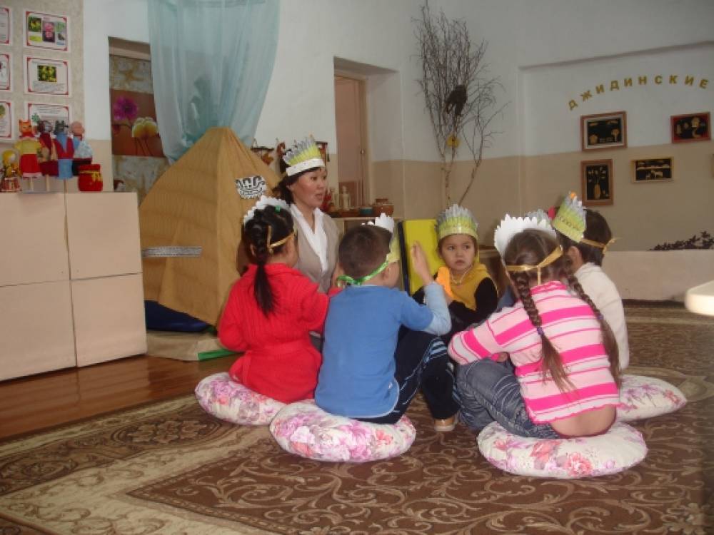 Занятие педагога-психолога с детьми старшей логопедической группы «Один день с индейцами» Фото Занятие педагога-психолога с детьми старшей логопедической группы «Один день с индейцами»