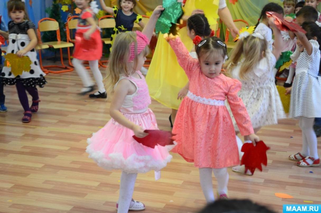 Посмотрите Все На Нас Мы Сейчас Танцуем Вальс