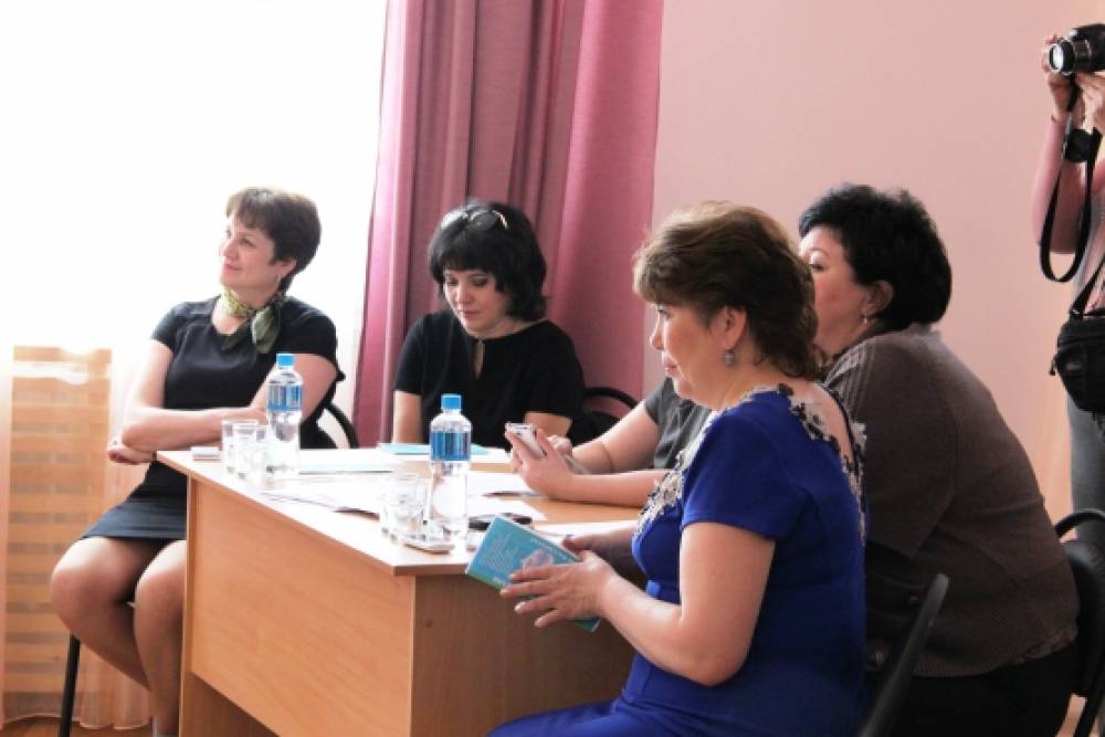 В Казани прошёл районный конкурс театральных постановок среди педагогических коллективов образовательных учреждений Фото В Казани прошёл районный конкурс театральных постановок среди педагогических коллективов образовательных учреждений